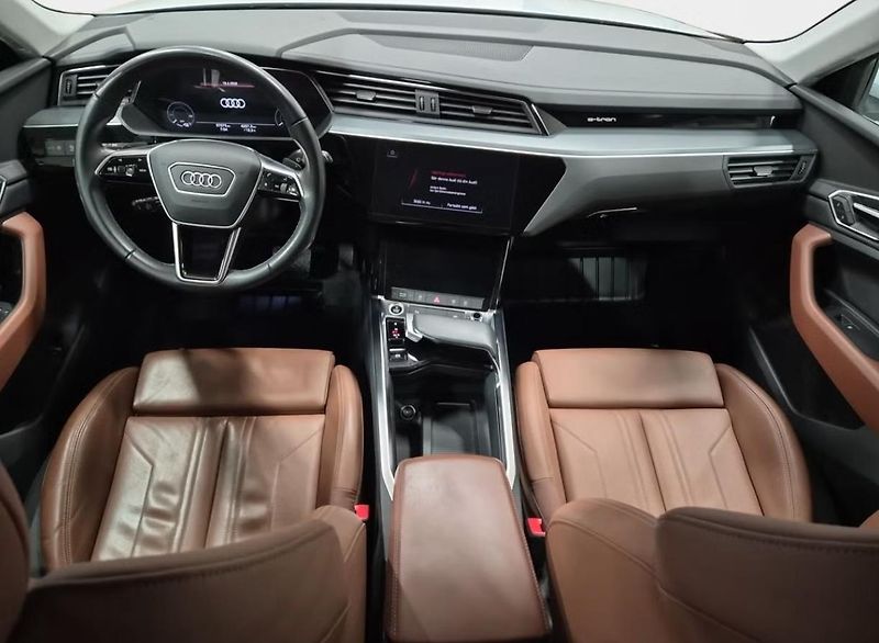 Audi Q8 e-tron 50 Q Kamera Matrix Kůže   - fotka 10 z 15