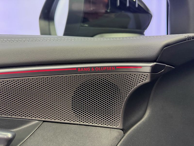 Audi RS 5 AVANT 470KW QUATTRO, 285 KM/H, - fotka 31 z 36
