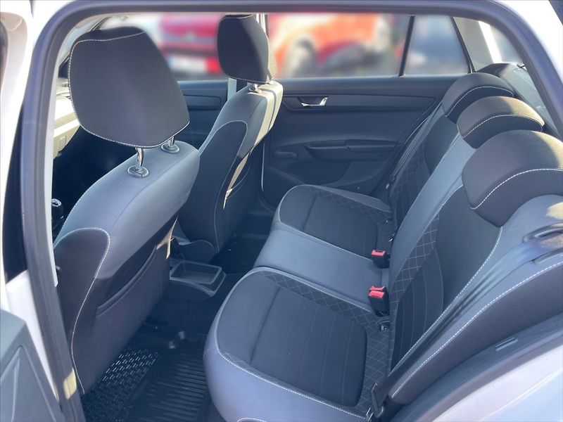 Škoda Fabia 1,0 TSI 70 Ambition - fotka 8 z 11