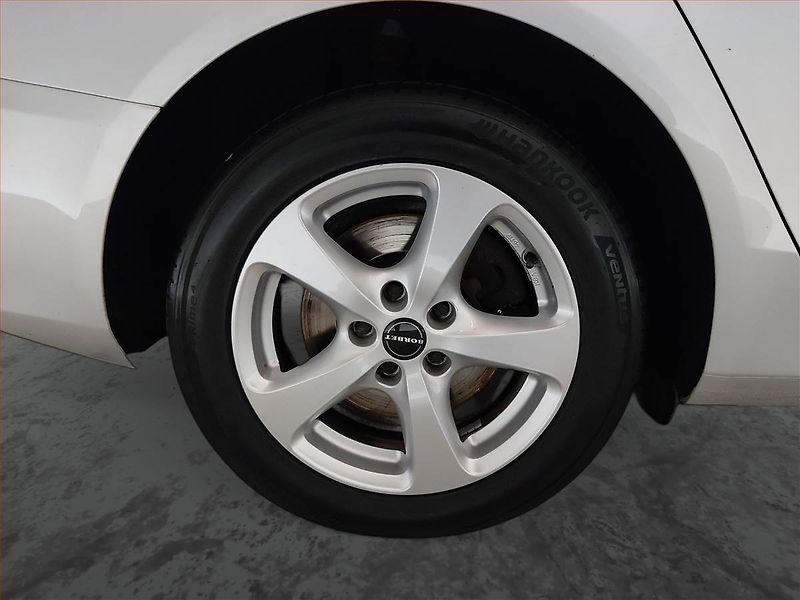 Audi A4 (2011) Ambiente 2.0 TDI, Automat - fotka 15 z 17