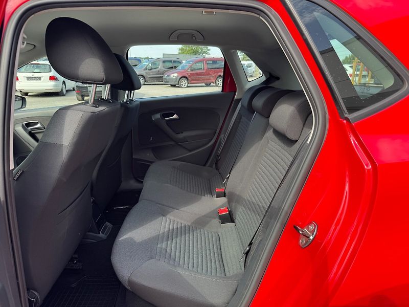 Volkswagen Polo (2012) Comfortline 1.2i 44kW - fotka 13 z 36