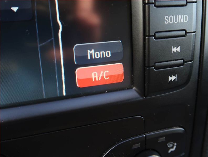 Ford S-MAX (2014) Trend 2.0 TDCi, Navi, Tempomat - fotka 19 z 20