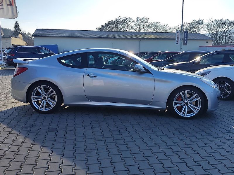 Hyundai Genesis 3.8 V6/223kW Coupe 6AT - fotka 4 z 35