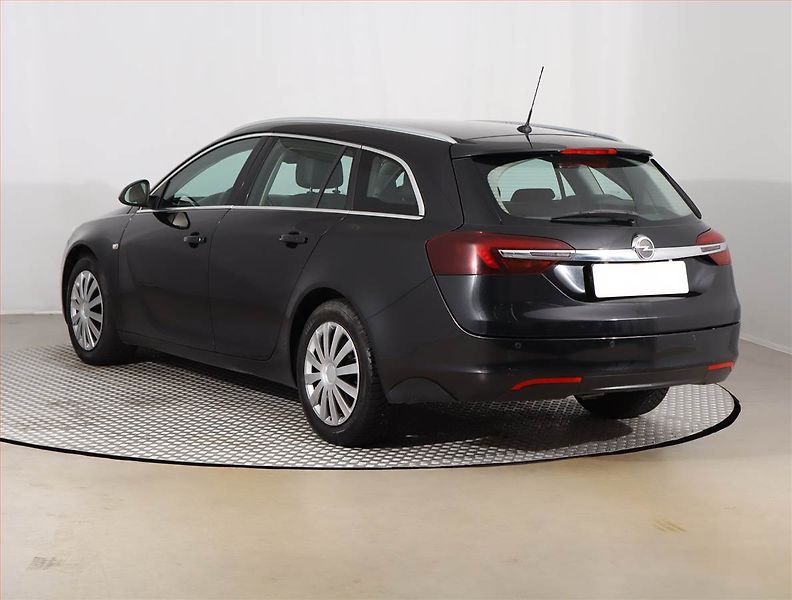 Opel Insignia (2014) 2.0 CDTI, Xenony, Tempomat - fotka 4 z 18