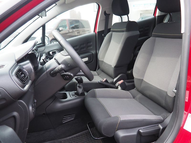 Citroën C3 (2019) 1.2 PureTech Feel - fotka 11 z 34