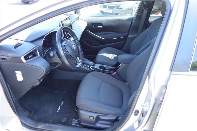 Toyota Corolla 1,6 VVT-i, ČR, 1 MAJ.,SERV.KN. - fotka 10 z 40