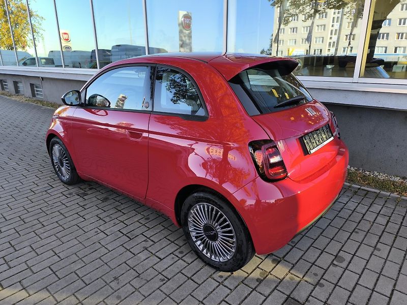 Fiat 500 (2026) Hybrid Icon 1.0 BSG 65k - fotka 5 z 35