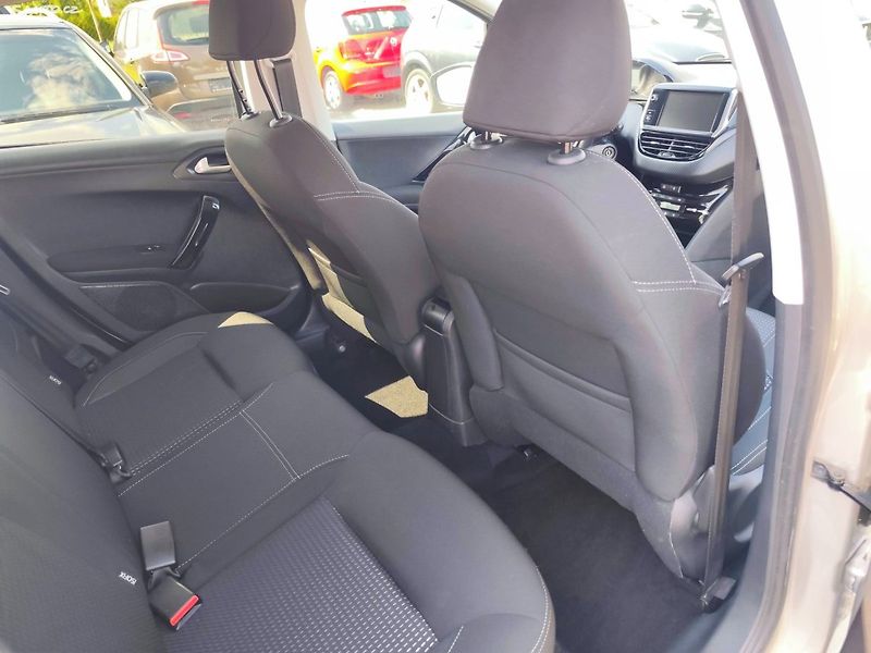Peugeot 208 (2017) - fotka 19 z 32