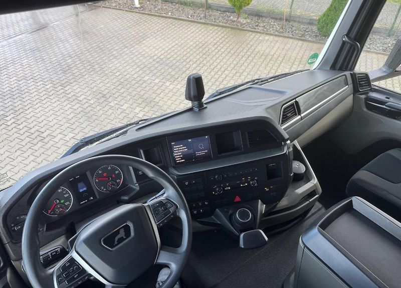 MAN TGS (2023) 35.430 8x4 S1 EURO 6 - fotka 17 z 21