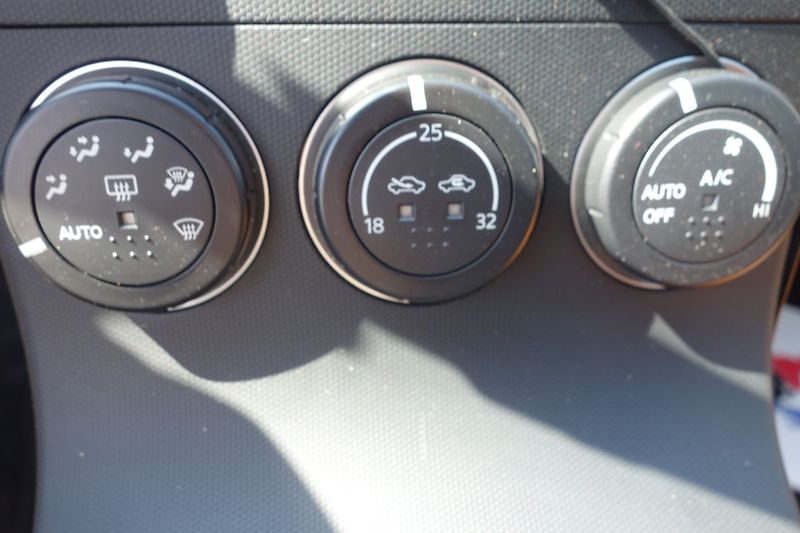 Nissan Ostatní 3,5i ČR ! NAJ.51000 km !!! - fotka 30 z 33