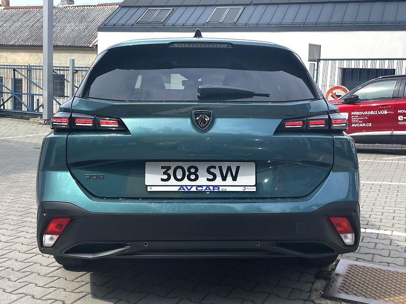 Peugeot 308 SW STYLE Hybrid 145 e-DCS6 - fotka 6 z 8