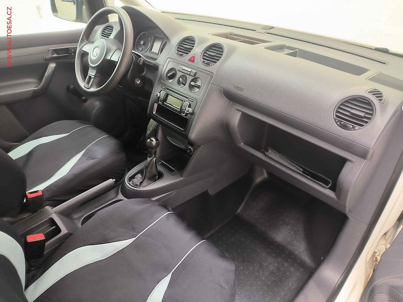 Volkswagen Caddy (2011) 1.6TDi, Vestavba - fotka 11 z 17