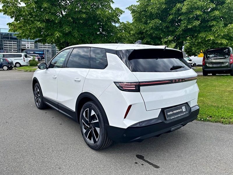 Opel Grandland (2025) MHEV 1.2T 145k GS AT6 - fotka 4 z 26