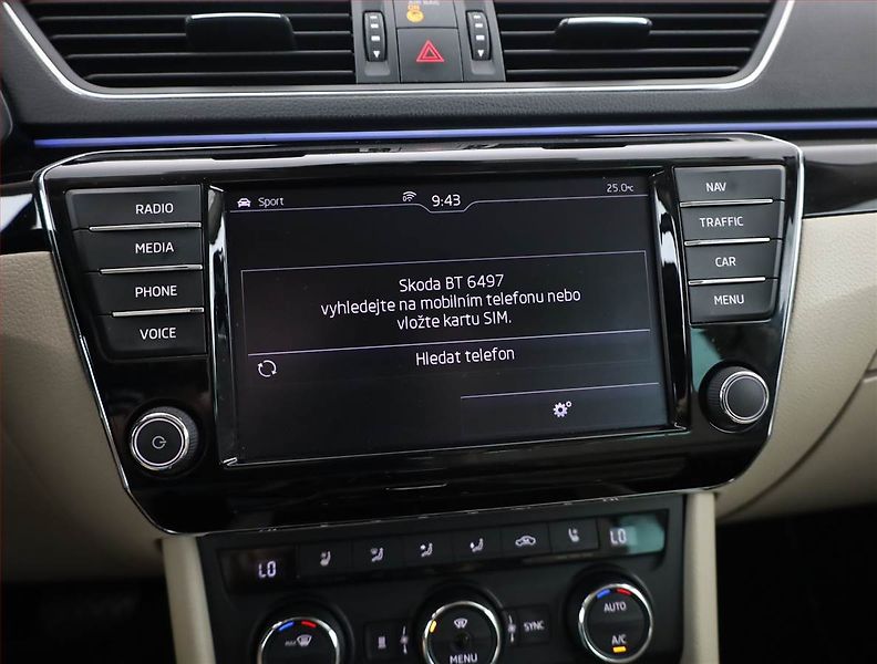 Škoda Superb (2015) Laurin&Klement 2.0 TSI, 4X4 - fotka 13 z 21