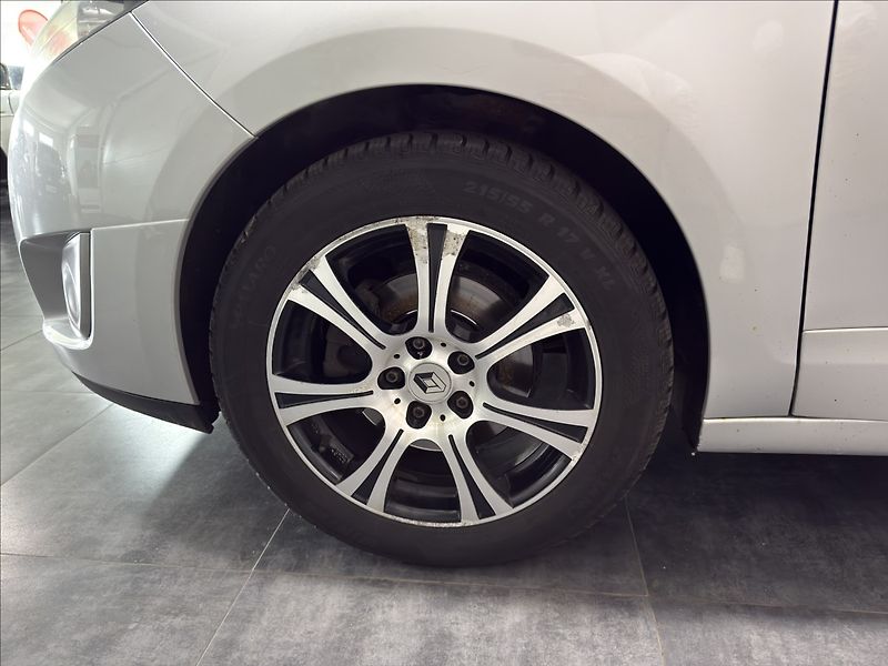 Renault Grand Scénic 1,5   DCI AUTOMAT NAVI ČIDLA - fotka 32 z 36