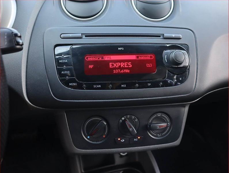 Seat Ibiza (2012) 1.2 TSI, Automat, Serv.kniha - fotka 12 z 17
