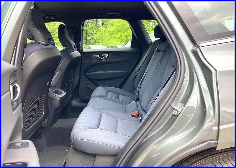Volvo XC60 (2026) B5 AWD PLUS BR.+4SERVIS/ZÁRUKA - fotka 18 z 43