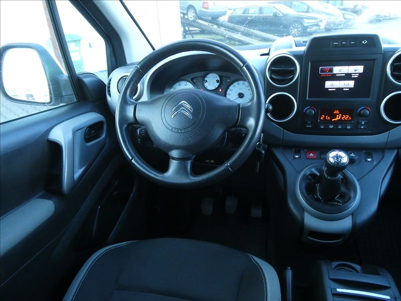 Citroën Berlingo 1,2 PT 81kW Multispace Panoram - fotka 29 z 47