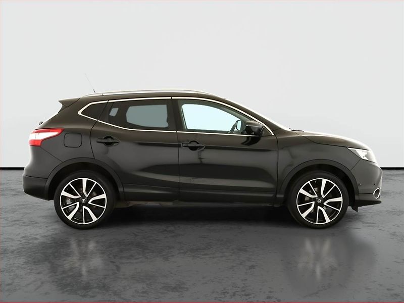 Nissan Qashqai (2015) Tekna 1.6 dCi, 4X4 - fotka 6 z 19