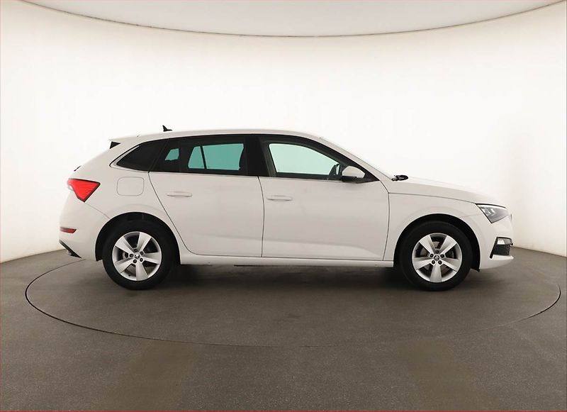 Škoda Scala (2023) Style 1.0 TSI, ČR,1.maj - fotka 6 z 19