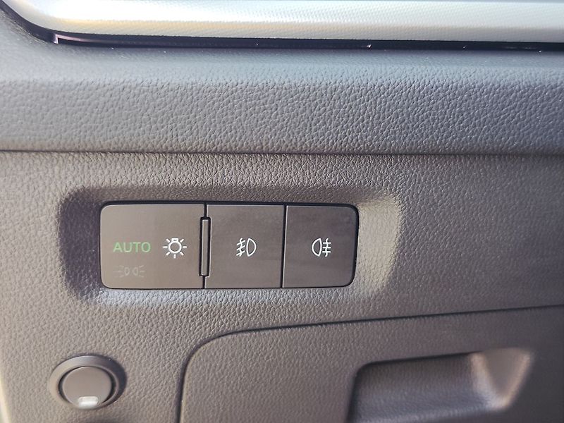 Škoda Octavia 2.0 TDI/85kW Style DSG - fotka 33 z 34