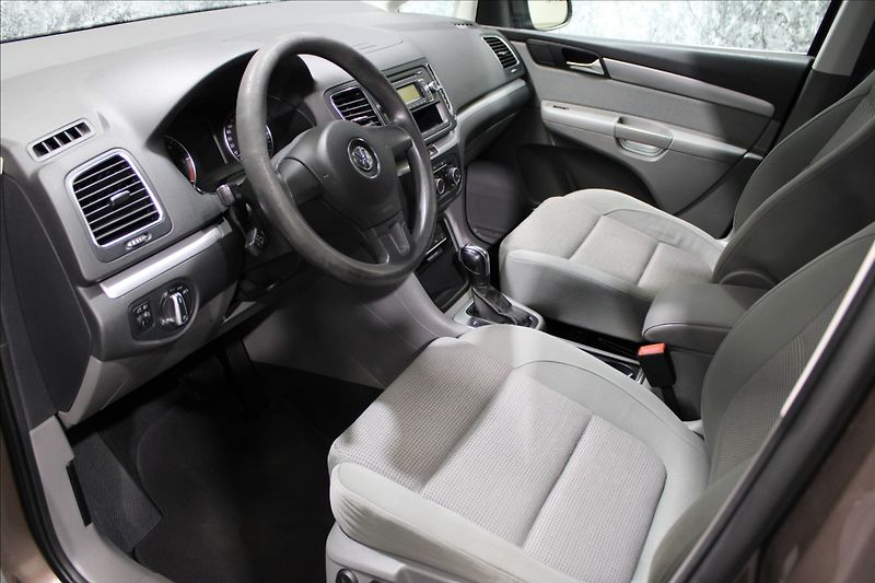 Volkswagen Sharan 2,0 TDI - fotka 9 z 29