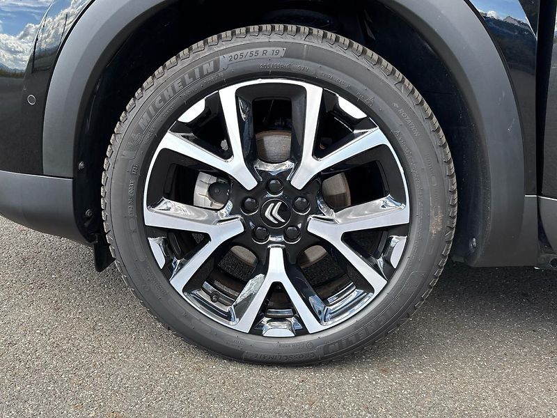 Citroën C5 Aircross SHINE Hybrid e-DCS6 - fotka 29 z 30