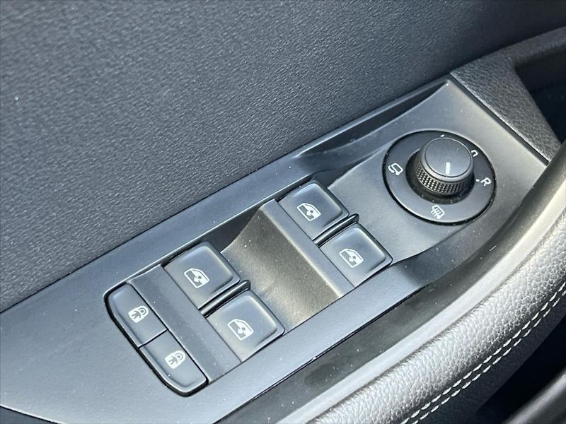 Škoda Superb 2,0 TDi 110kW 7DSG STYLE PLUS - fotka 20 z 28