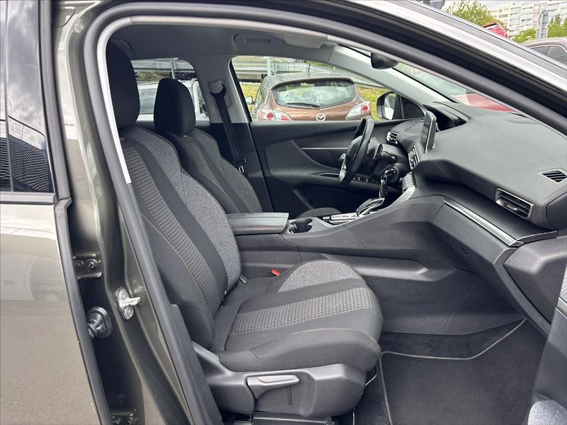 Peugeot 3008 1,2 PT AT 1.ČR PLNÝ SERVIS - fotka 15 z 37
