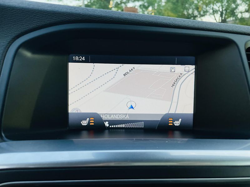 Volvo V60 2.0D4 5V AUTOMAT KAMERA TAŽNÉ - fotka 37 z 43