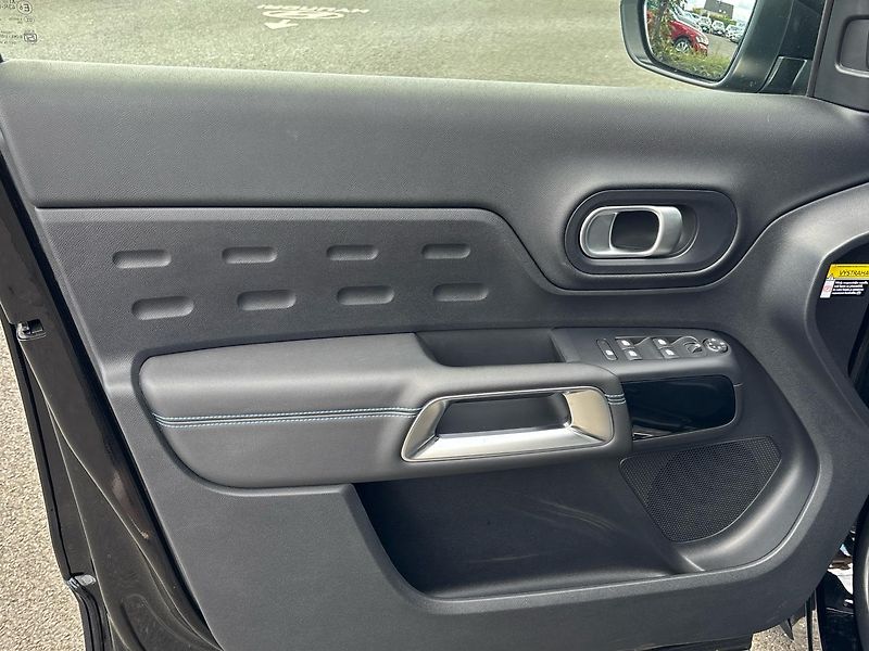 Citroën C5 Aircross SHINE Hybrid e-DCS6 - fotka 13 z 30