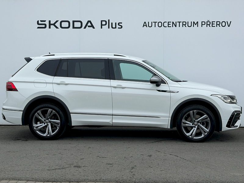 Volkswagen Tiguan Allspace (2024) 2.0 TSI 140kW R-LINE 4MOTION - fotka 31 z 35