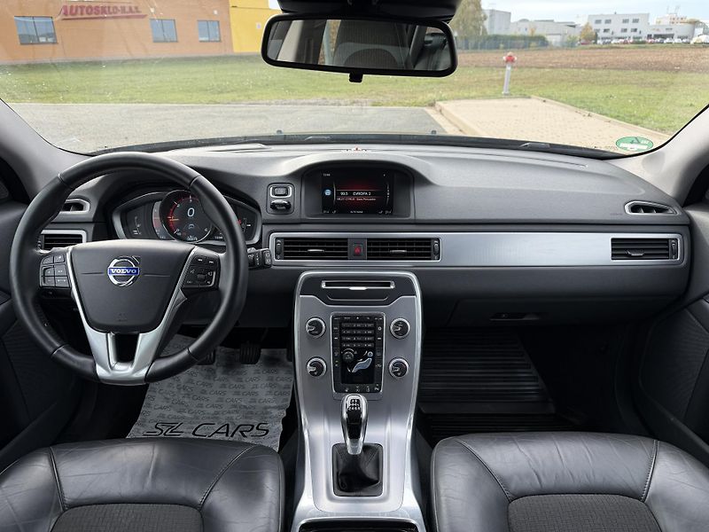 Volvo V70 2.0 D4 POLESTAR NAVI ROZVODY - fotka 12 z 46