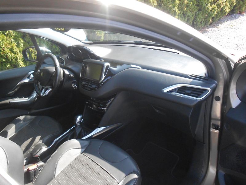 Peugeot 2008 1.6HDi, NAVI. CHROM,ALU - fotka 16 z 39