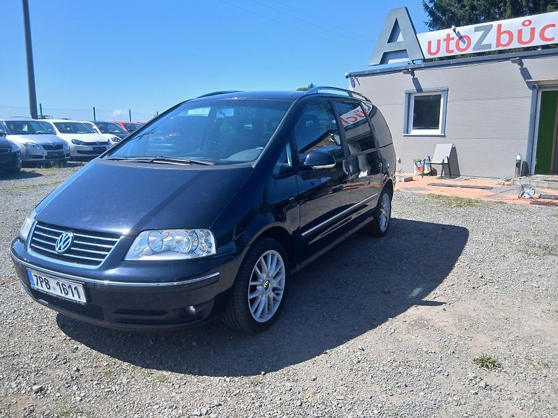 Volkswagen Sharan 2.0 TDI, 7 míst, tažné - fotka 1 z 35