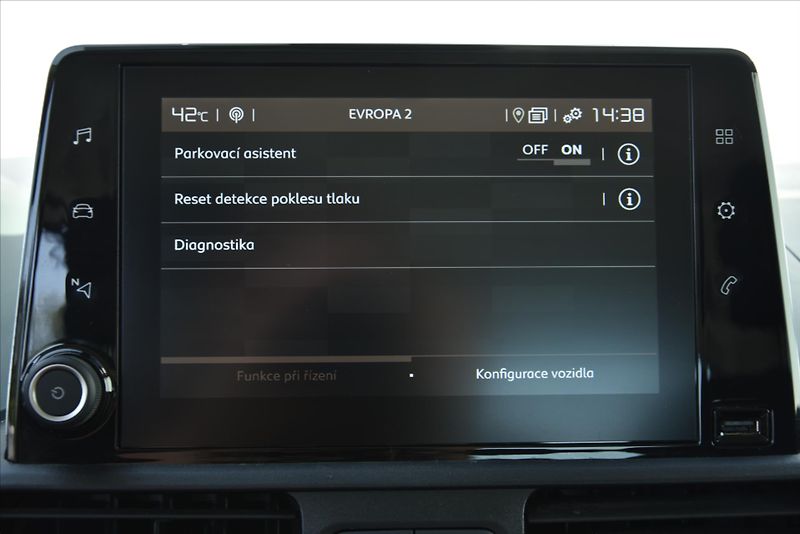 Citroën Berlingo 1.2i 96kW XTR  A/T 1. MAJITEL - fotka 22 z 31