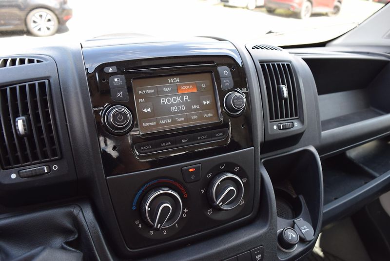Peugeot Boxer (2015) 2.2HDI 96kw VALNÍK NAVI AC - fotka 22 z 35