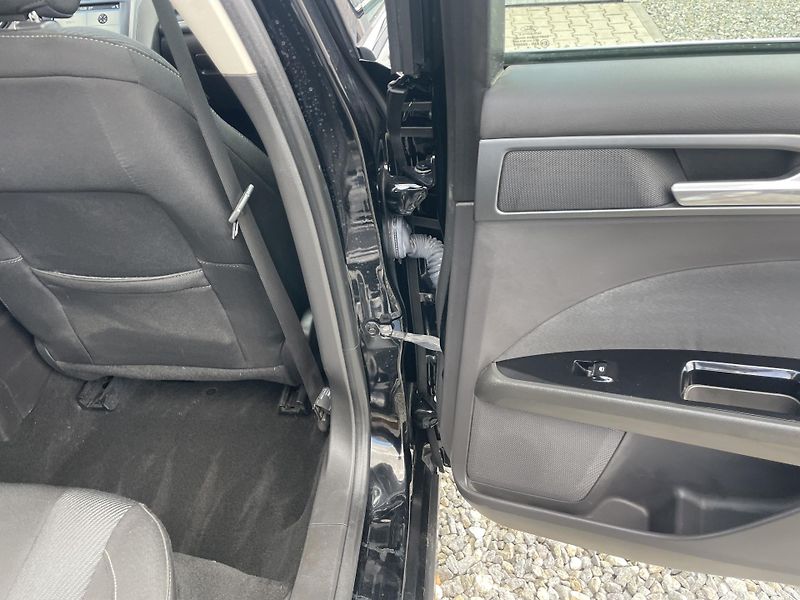 Ford Mondeo 2.0TDCi 150PS MANUAL COMBI STK - fotka 119 z 154