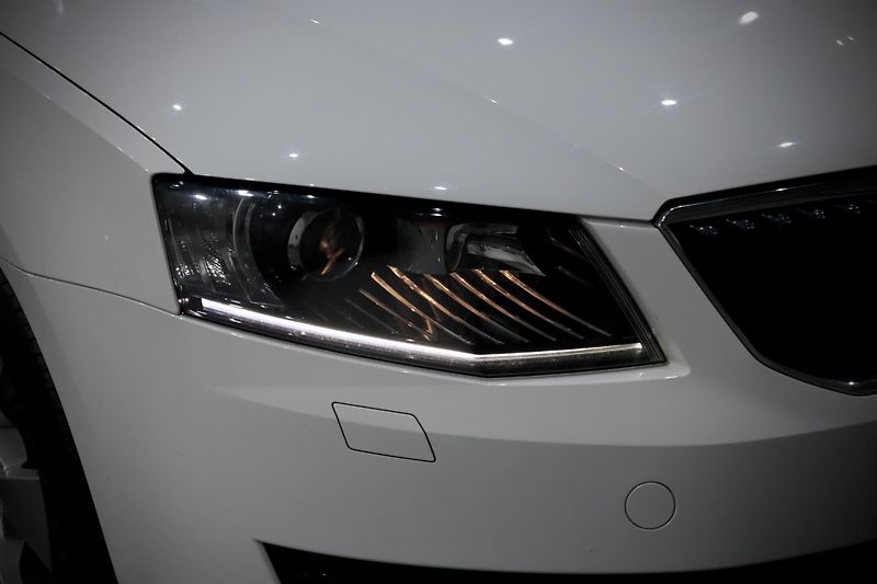 Škoda Octavia 3 Combi 1.4 TSI 103 kW - fotka 10 z 28