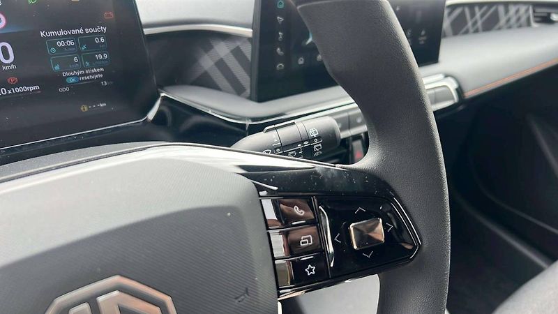 MG MG3 ICE EXCITE 1.5L (85kW/116k) MT - fotka 18 z 36