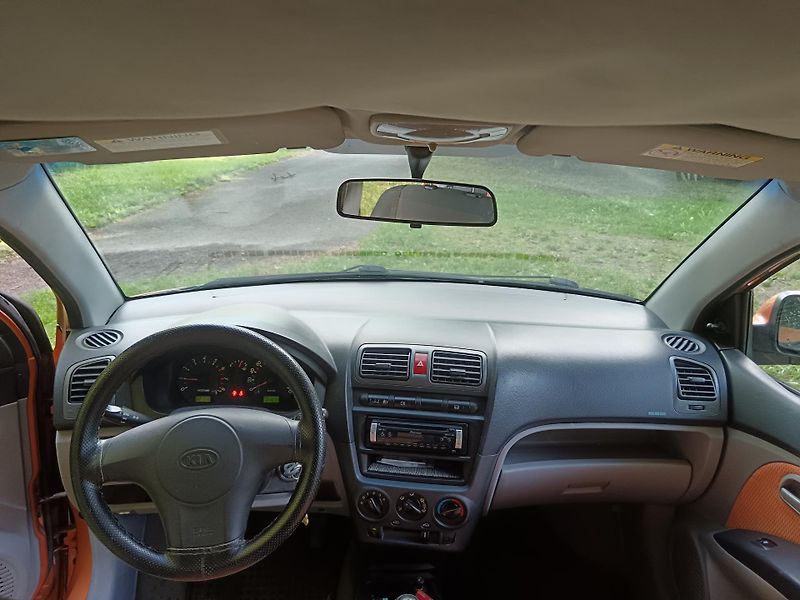 Kia Picanto (2006) - fotka 11 z 13