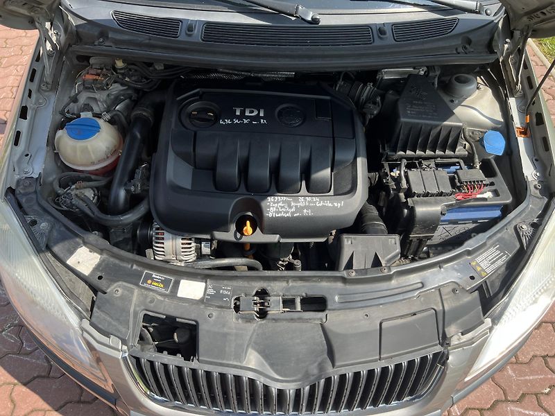 Škoda Roomster 1.9TDI 77KW,SCOUT,DIGI,PANORAM - fotka 40 z 41