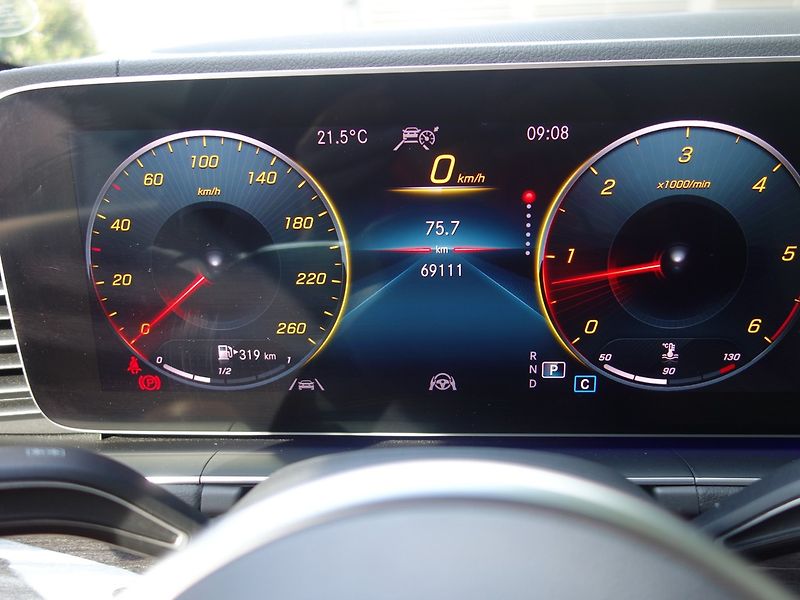 Mercedes-Benz GLS (2020) 350D*4M*WEBASTO*MASÁŽ*69000KM! - fotka 33 z 50