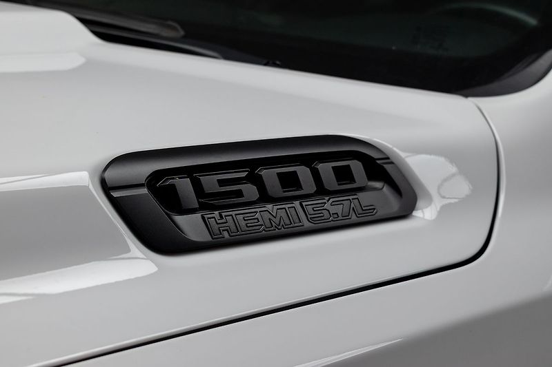 Dodge RAM 5.7 HEMI BIGHORN 4x4*PPF*ČR 1M - fotka 46 z 49