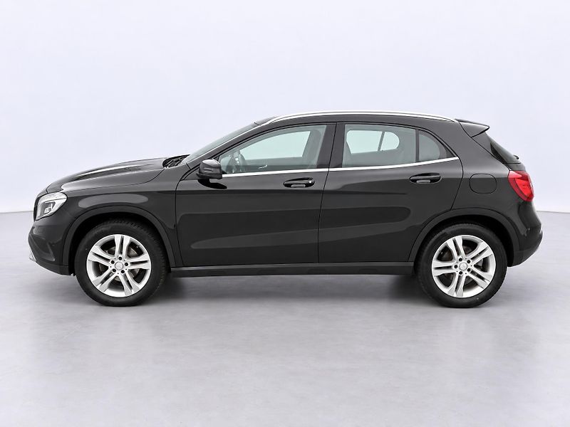 Mercedes-Benz GLA 1,6 180 90kW Xenon Navi - fotka 4 z 24