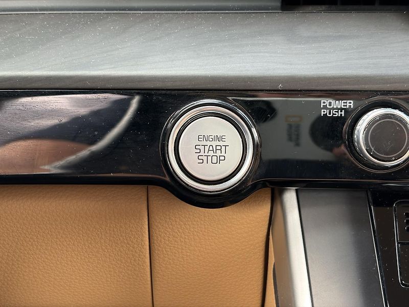 Kia Carnival (2022) 2.2 Diesel Automat 6+3 míst - fotka 15 z 34