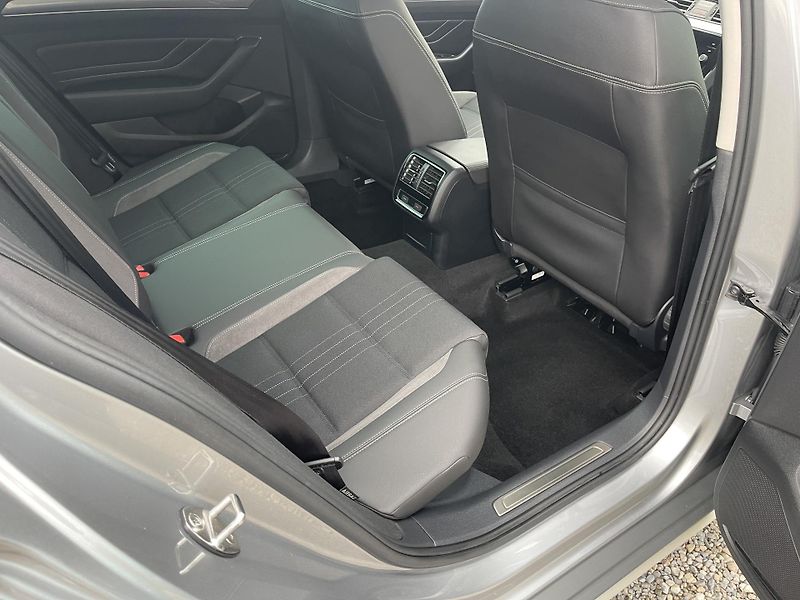 Volkswagen Passat Variant 2.0TDi Alltrack DSG 4x4 DPH ČR - fotka 29 z 42