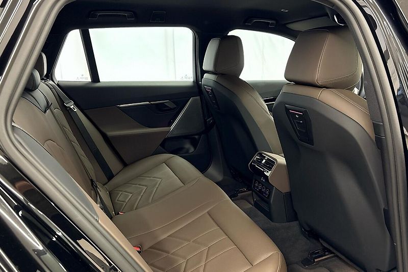 BMW Řada 5 540d xDrive Touring - fotka 17 z 18