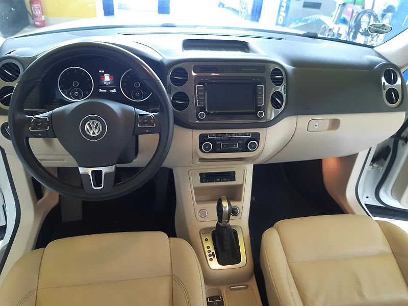 Volkswagen Tiguan 2.0 TSI 4x4 R-LINE  - fotka 9 z 26