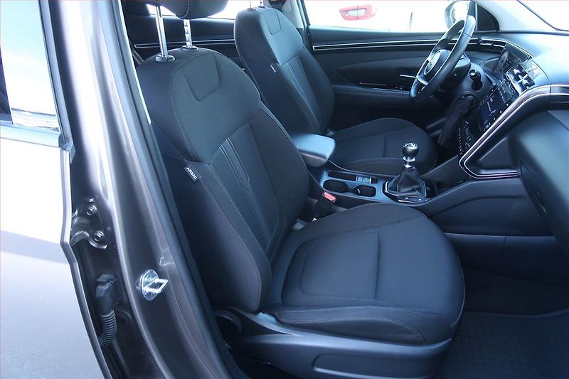 Hyundai Tucson (2021) Family 1.6 T-GDI - fotka 9 z 22